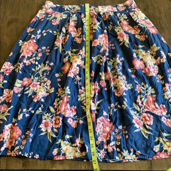 4/$20! Forever 21 Blue Pink Floral A Line Skirt - Picture 5 of 9